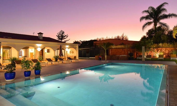 Campo Internacional Maspalomas Villa | Beautiful private villa for 10 guests with private pool, A/C, WIFI, TV and patio
