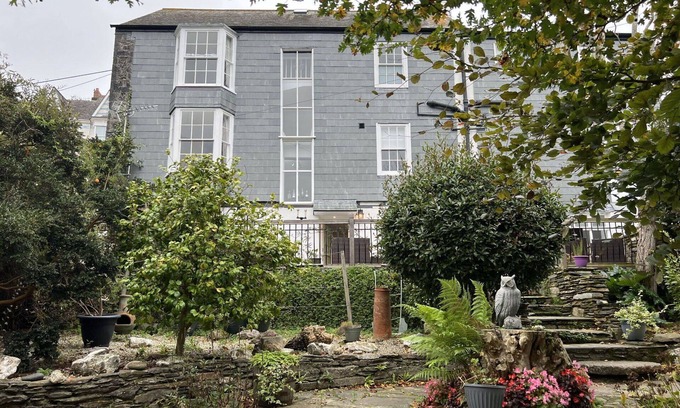 Mevagissey House | Beautiful private villa for 14 guests with WIFI, TV and terrace