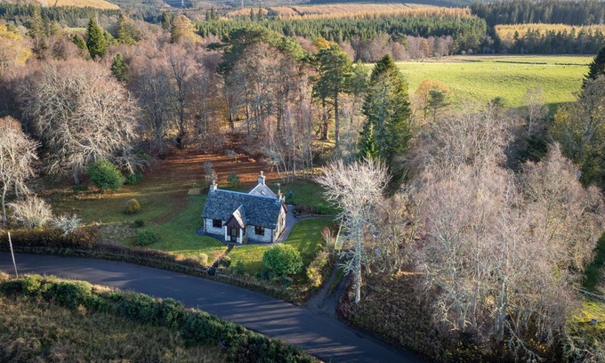 Inverarnie House | Beautiful private villa for 6 guests with WIFI, TV and panoramic view