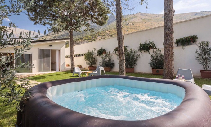 Cinisi House | Beautiful private villa for 4 guests with WIFI, A/C, hot tub and TV