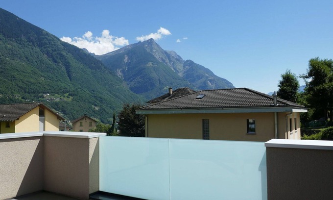 Ludiano House | Beautiful private villa for 4 guests with WIFI, TV, patio, pets allowed, panoramic view and park...