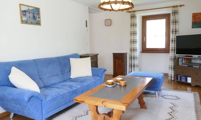 Grono House | Beautiful private villa for 5 people with WIFI, TV, patio, pets allowed and panoramic view
