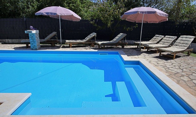 Labin House | Beautiful private villa for 7 people with private pool, A/C, WIFI, TV, terrace and pets allowed