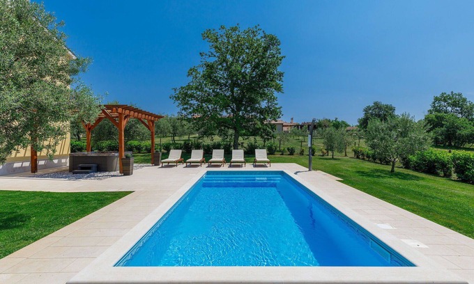 Vosteni Villa | Beautiful private villa for 8 guests with A/C, private pool, WIFI, hot tub, TV and patio