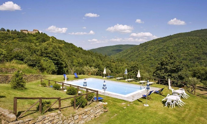 Pieve di Chio Villa | Beautiful private villa for 10 people with WIFI, private pool and TV, close to Cortona