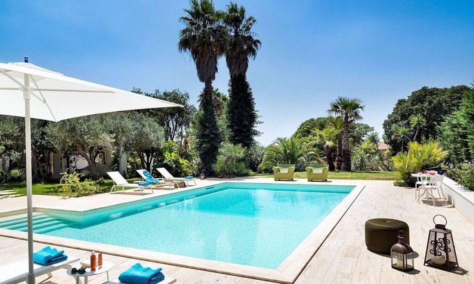 Salemi Villa | Beautiful private villa for 10 people with WIFI, A/C, private pool, TV and patio