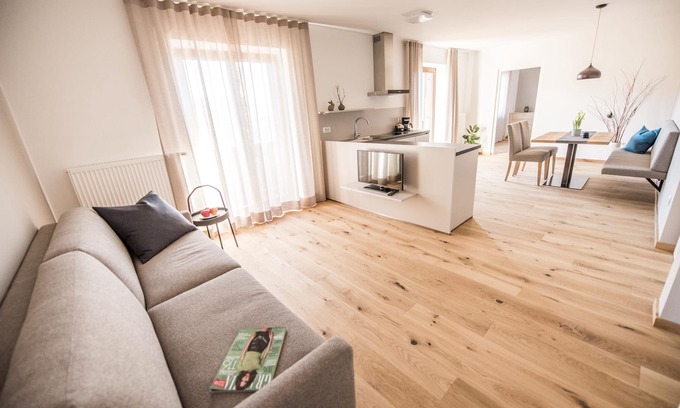 Rasa Apartment | Beautiful, quiet, spacious apartment with a wonderful view of Brixen for 4 pers