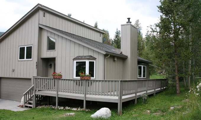 Summit Cove House | Beautiful Remodel retreat in forest, minutes to Keystone and Breckenridge