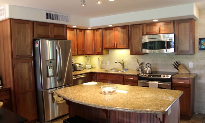 Kaanapali Condo | Beautiful renovated 1BR - best quality and value