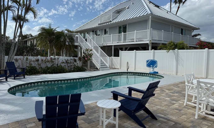 The Dunes House | Beautiful Sanibel Island home with private pool in the Dunes golf community