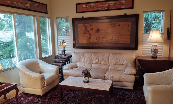 Silverdale House | Beautiful, secure, private townhouse in Silverdale.