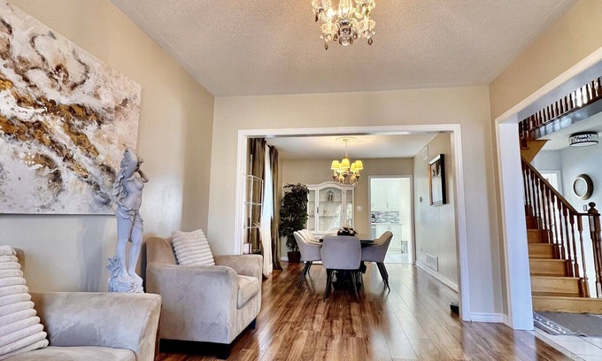 East Credit House | Beautiful, Spacious and Good Location