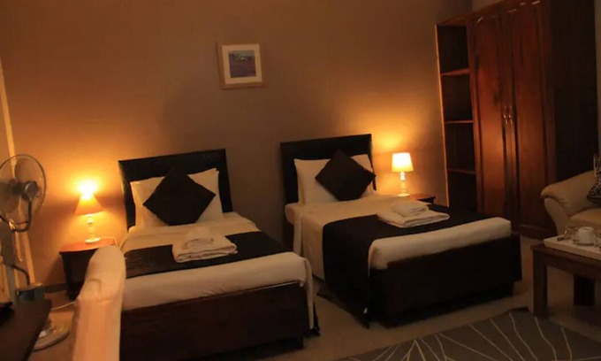 Kireka Bed & Breakfast | Beautiful spacious house & garden, 10 mins to City centre sleeps up to 20 guests