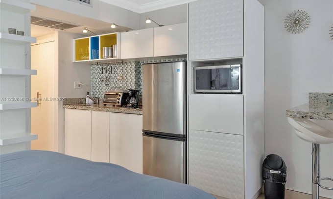 Sunny Isles Beach Apartment | Beautiful studio on collins on sinny isles beachfront