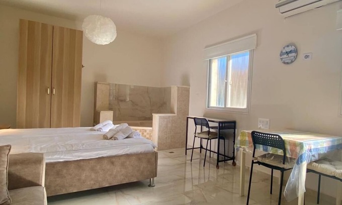 Yavne'el Apartment | Beautiful studio with pool 12 minutes away from kenneret