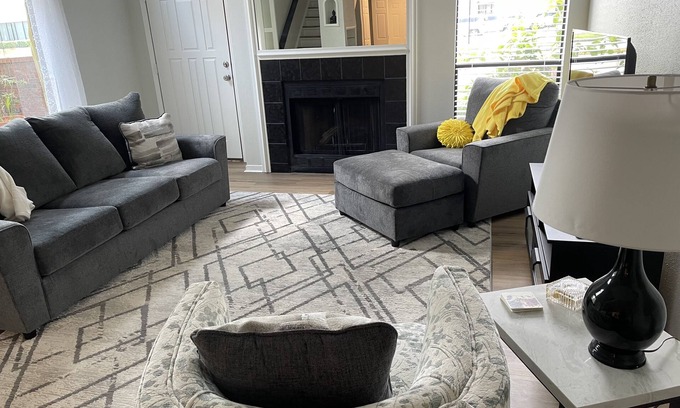 Nassau Bay House | Beautiful Townhome near NASA front gate