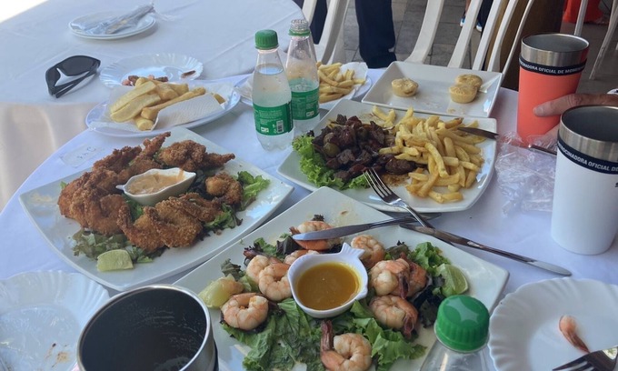 Maria Farinha House | Beautiful tropical garden seconds to the beach