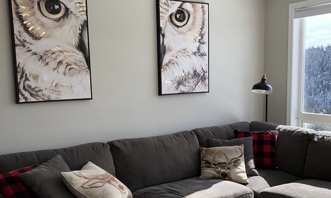 Courtenay Condo | Beautiful views on Mount Washington