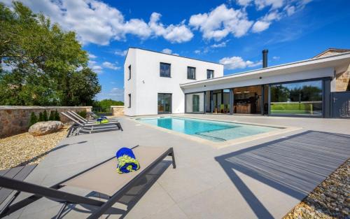 Baderna Villa | Beautiful Villa 115 with pool in Visnjan