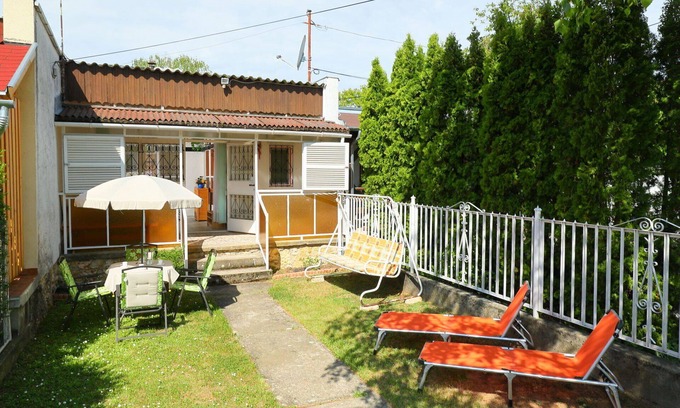 Balatonakali House | Beautiful villa for 4 guests with A/C, WIFI, TV, terrace and pets allowed