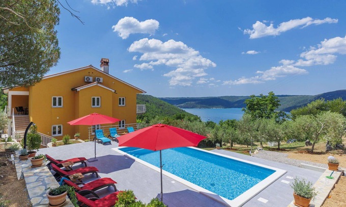 Trgetari House | Beautiful villa for 12 guests with A/C, WIFI, private pool, TV, terrace and pets allowed