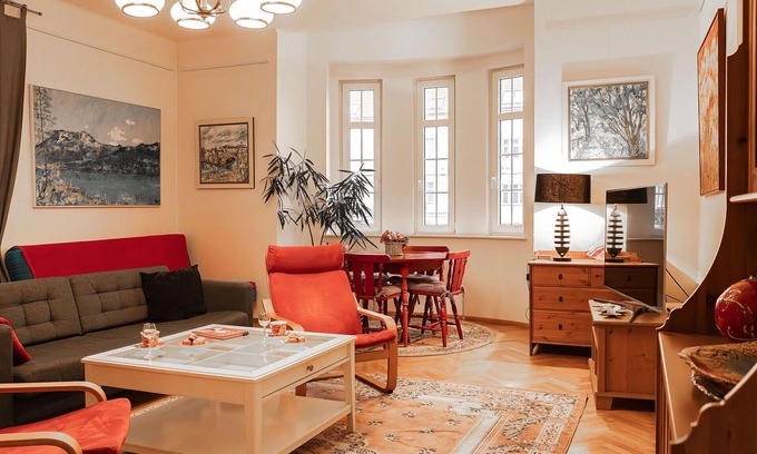 Prague 10 Villa | Beautiful villa for 8 guests with WIFI, hot tub, TV and pets allowed