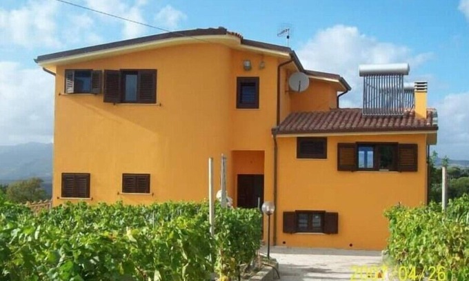 Bosa Apartment | Beautiful Villa in the Middle Vineyard #1