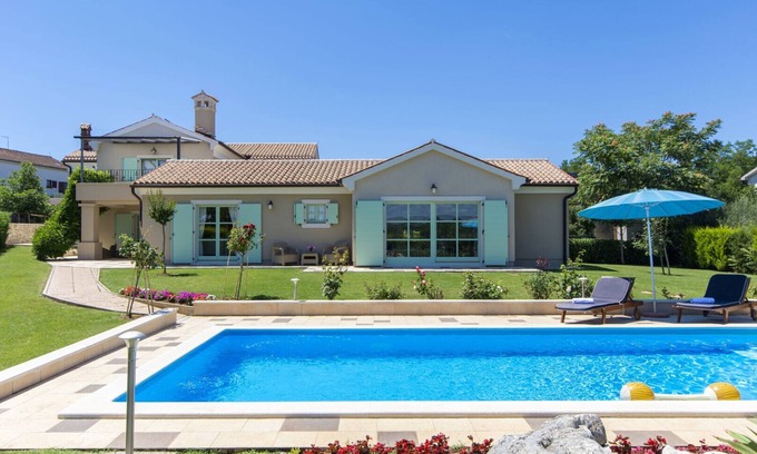 Tar-Vabriga Villa | Beautiful Villa Judita with pool in Tar