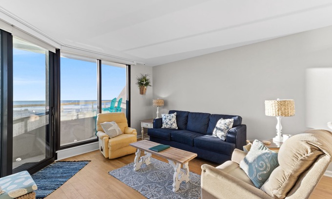 Myrtle Beach Condo | Beautiful, well maintained condo + Free Attraction Tickets!