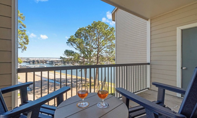 Walden on Lake Conroe Condo | Beautifully upgraded, 2 bedroom, waterfront condo overlooking Lake Conroe