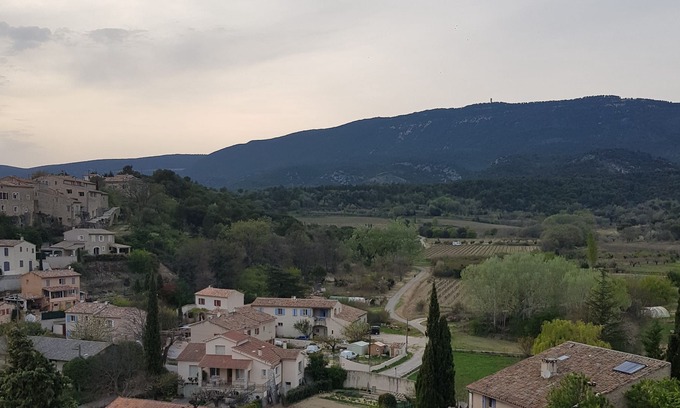 Cabrieres-dʼAigues Bed & Breakfast | Bed and breakfast Luberon