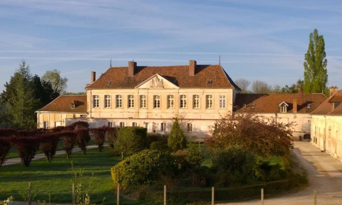 Piney House | Bed and Breakfast at the Château de Brantigny, DES REAULX