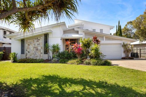 Mudjimba Villa | Beecheyana North - Beach Villa with heated pool