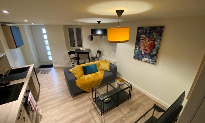Chatillon-sur-Chalaronne Apartment | Bel appartement avec place de parking a proximité