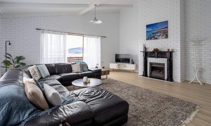 Bellerive House | Bella Bellerive Grand Lookout Close to Beach