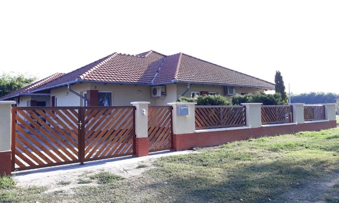 Morahalom House | Bella Vendégház Mórahalom