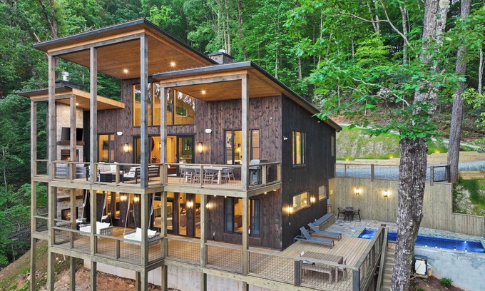 Blue Ridge Cabin | Bella Vista Blue Ridge: Pool-Sauna-Gameroom-Views!