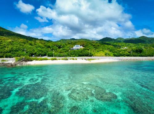 Sakimotobu Villa | Bella Vista-Luxurious Hilltop Penthouse with Ocean View