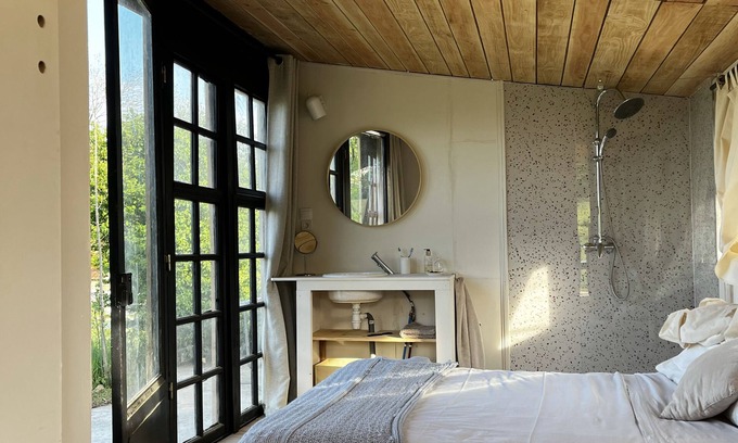 Lissac-et-Mouret Cabin | Belle Cabane en Bois Avec Piscine