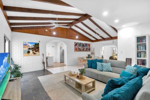 Trinity Beach House | Belle Escapes Under the Mango Tree Holiday Home