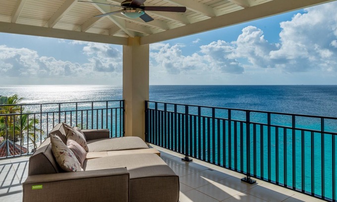 Belnem Apartment | Bellevue 11 oceanfront penthouse on the Beach -
