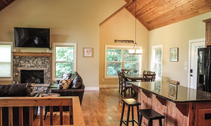Hiawassee House | Bellview Home Located in the Heart of Hiawassee