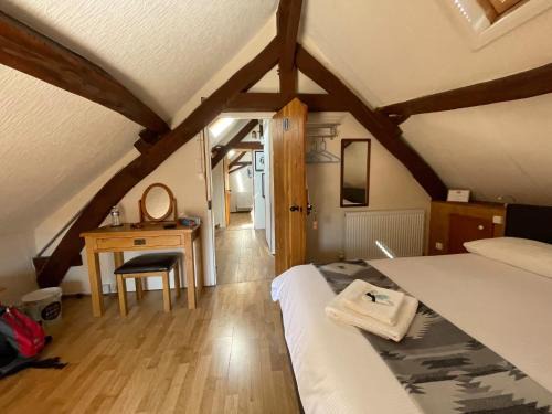 Bethines Hotel | Belonga Mick