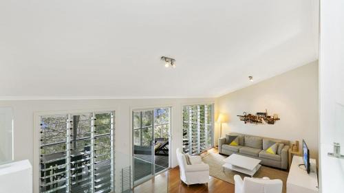 Pretty Beach House | 'Belvidere Cottage' by HolidayCo