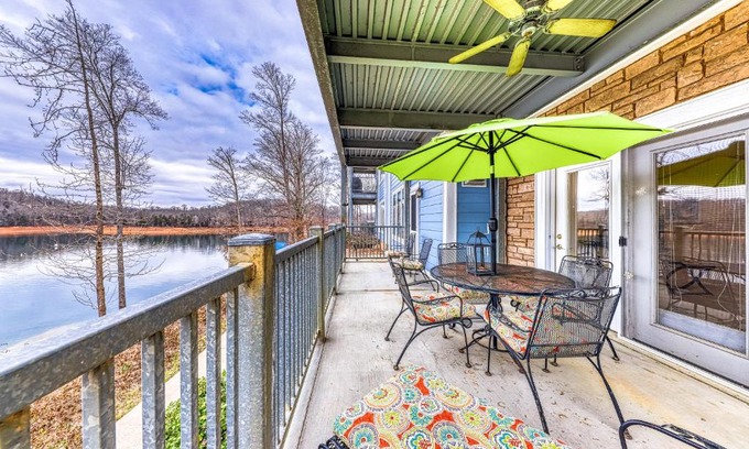 Andersonville Apartment | Bend of the River