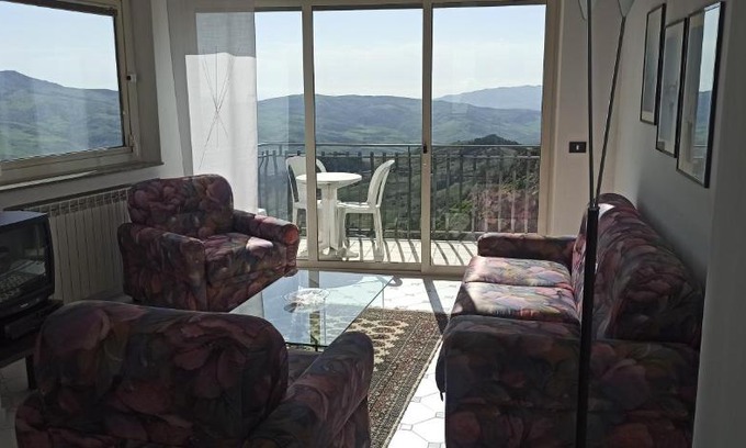 Cesaro House | Benvenuti alla Red House dei Nebrodi