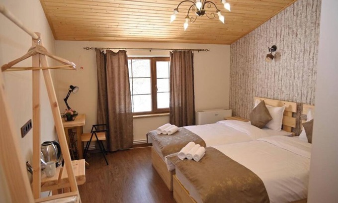 Yenokavan Hotel | Berkri Gastro Yard & Guest House