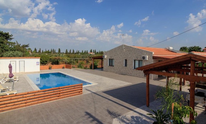 Pervolia Villa | BerryRose Villa