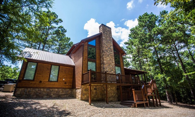 Broken Bow Cabin | Best Kept Secret, Hot Tub, Pool Table, Playset, Fireplace, Free Firewood