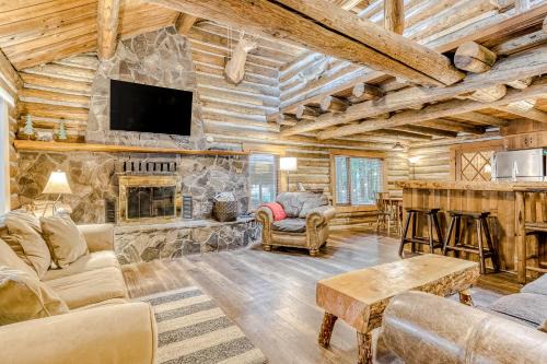 Mount Hood Village House | Best Log Cabin